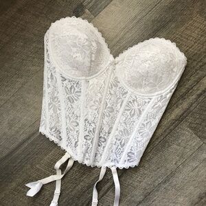 Vintage Woman’s Fredrick’s of Hollywood Bustier with Straps Size 36DD